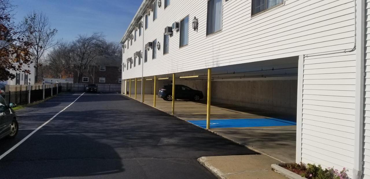 Hampton Village Inn Exterior photo